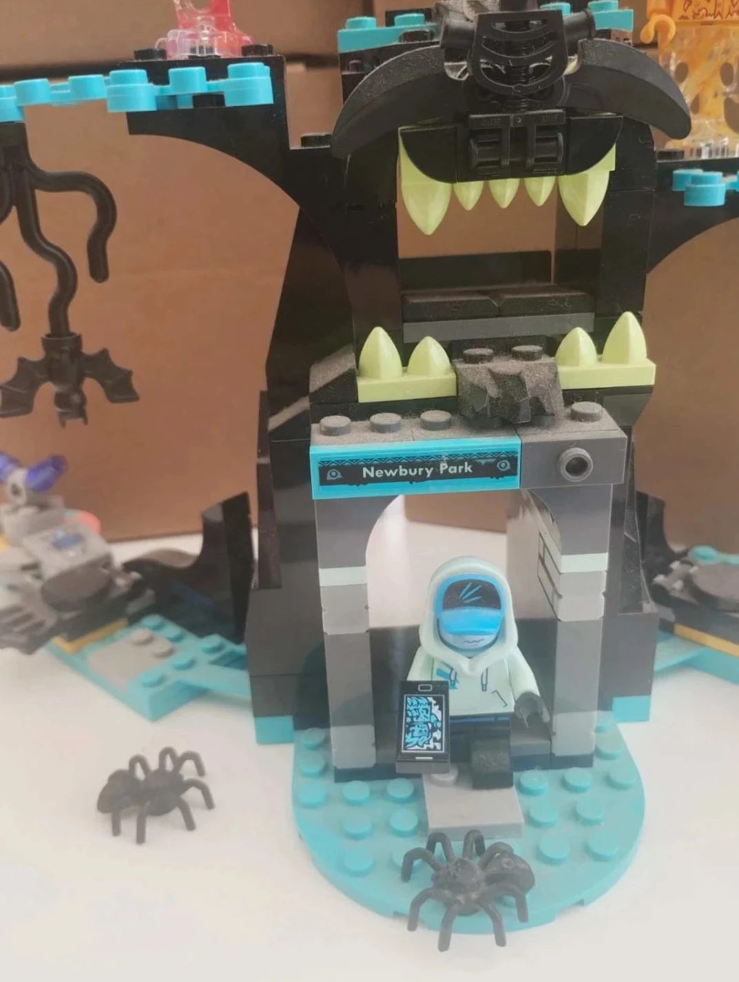 70427 LEGO Le monde hanté d'Hidden Side – photo 5